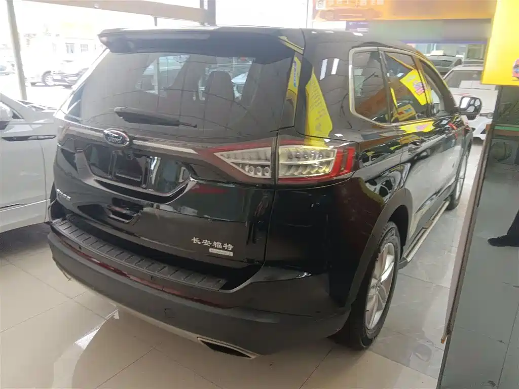 Фото 7 - Ford Edge