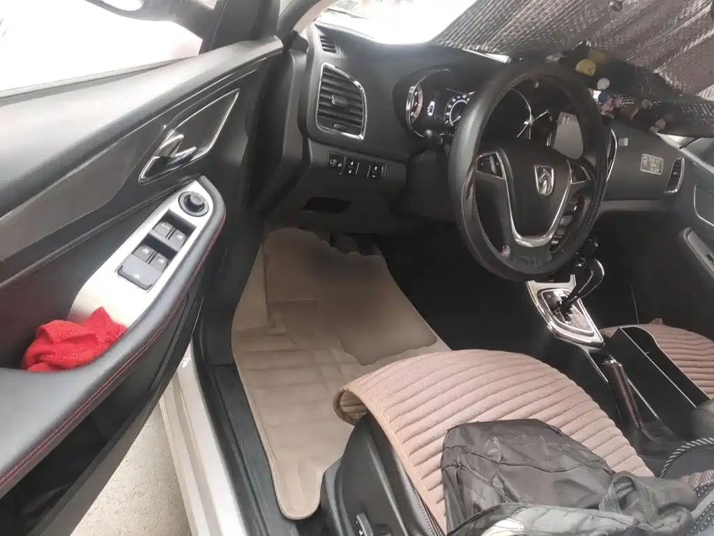 Baojun 560 2017 2016 1.8L iAMT Luxury