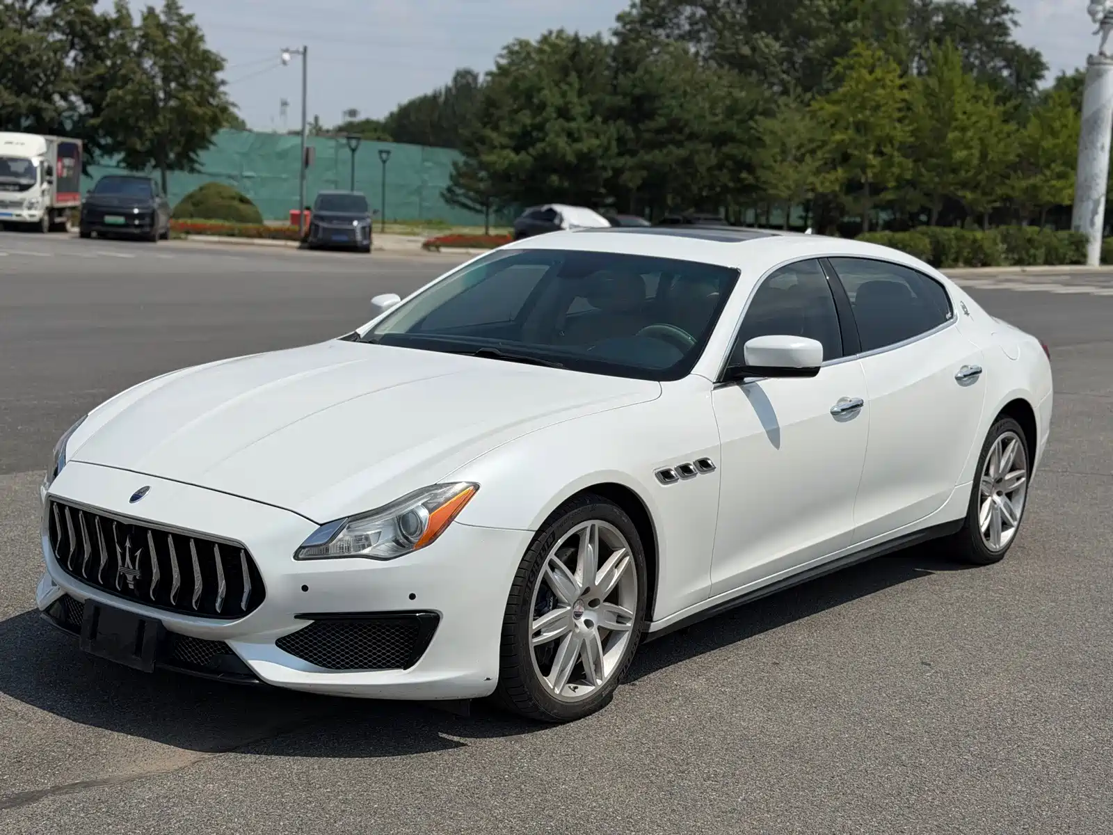 Photo 3 - Maserati Quattroporte