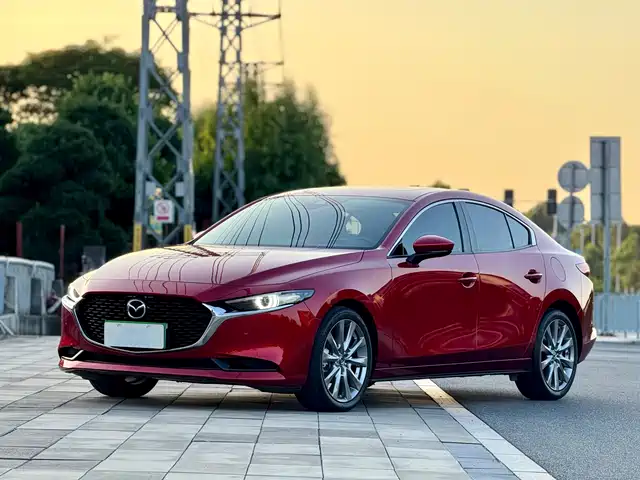 Mazda Mazda3 Axela 2022 2.0L Automatic Prestige Edition — фото 1