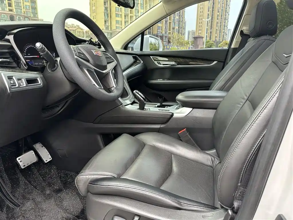 Cadillac XT5 2017 Anniversary Edition 28T 4WD Luxury фото 17