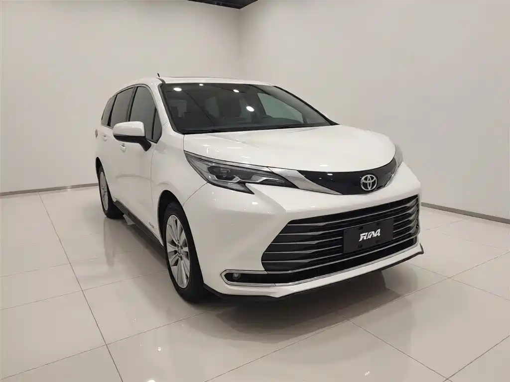 Toyota Sienna 2023 2.5L Hybrid Premium Edition фото 4