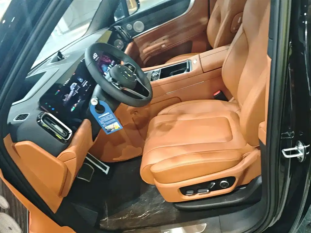 AITO Wenjie AITO M9 2025 Extended Range Ultra 52kWh 6-Seater фото 15