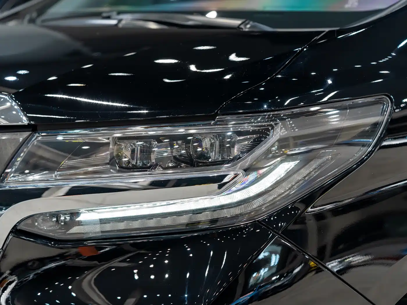 Toyota Alphard 2018 Facelift 3.5L Luxury Edition фото 5