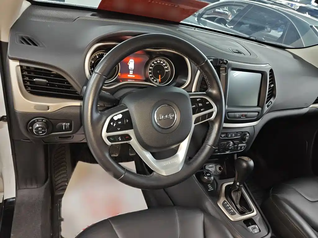 Jeep Cherokee 2018 2017 2.4L Professional Smart Edition