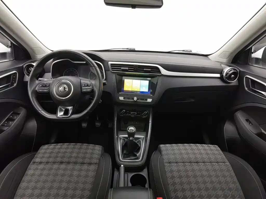MG ZS 2019 2019 1.5L Manual 65-inch Panoramic Sunroof Global Edition (China VI)