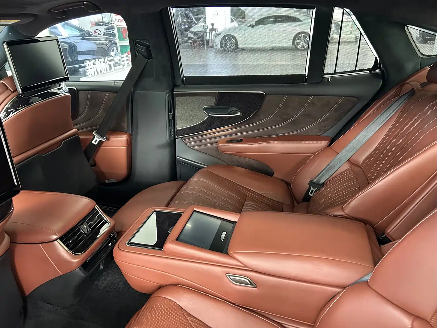 LEXUS LS