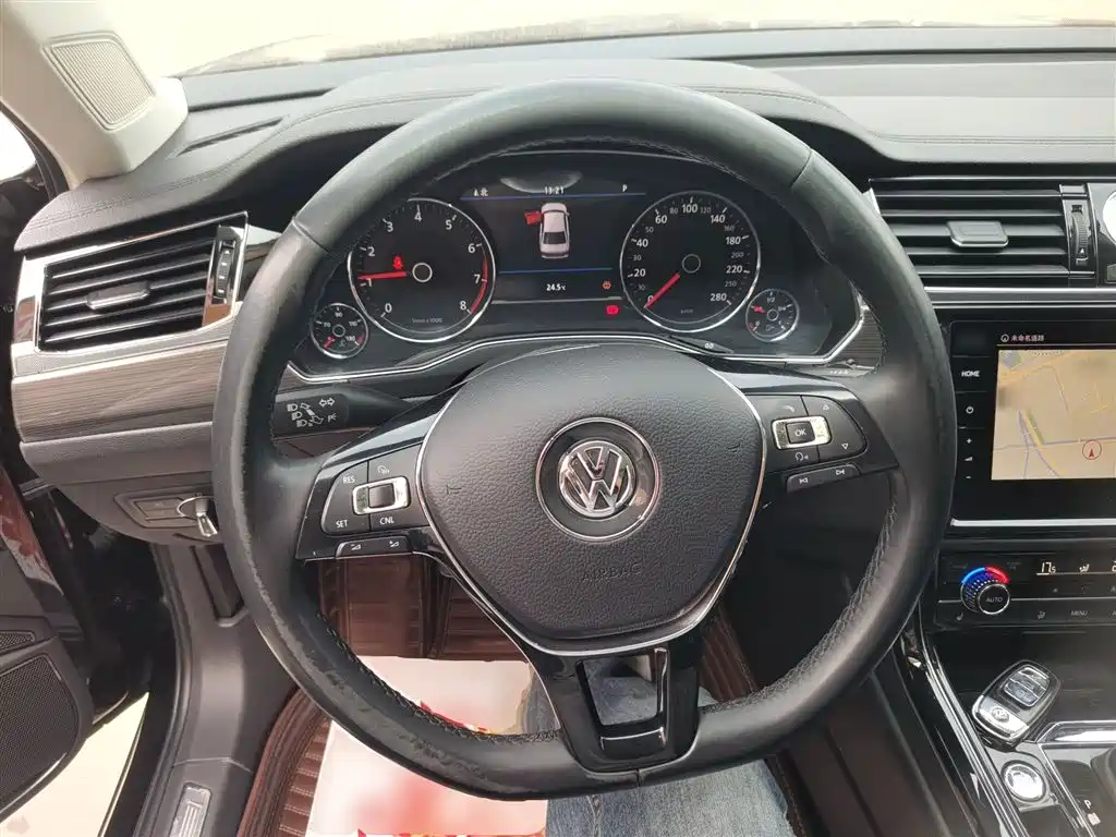 Volkswagen Phideon 2018 Facelift 380TSI FWD Business фото 11