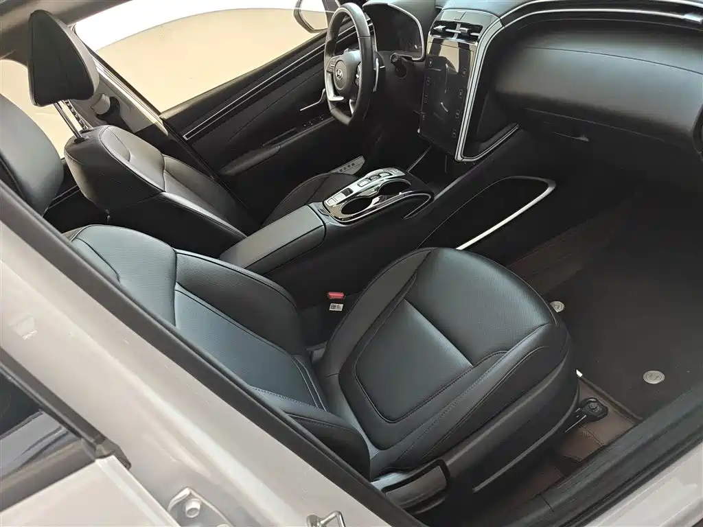 Hyundai Tucson 2023 Tucson L 1.5T Automatic 2WD DLX Luxury Edition фото 13
