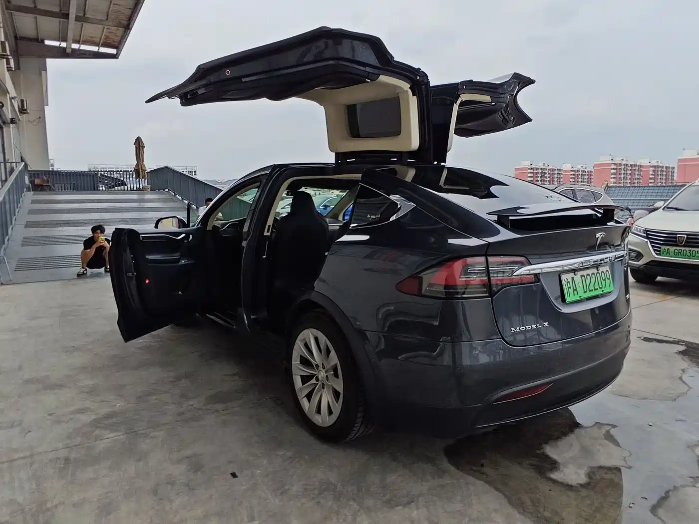 TESLA MODEL X