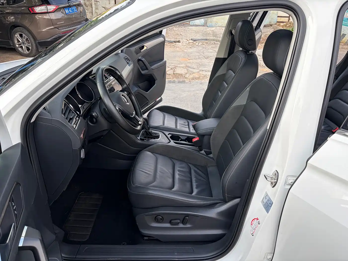 Volkswagen Tiguan L 2019 330TSI Automatic 2WD Panorama Comfort Edition China VI фото 8