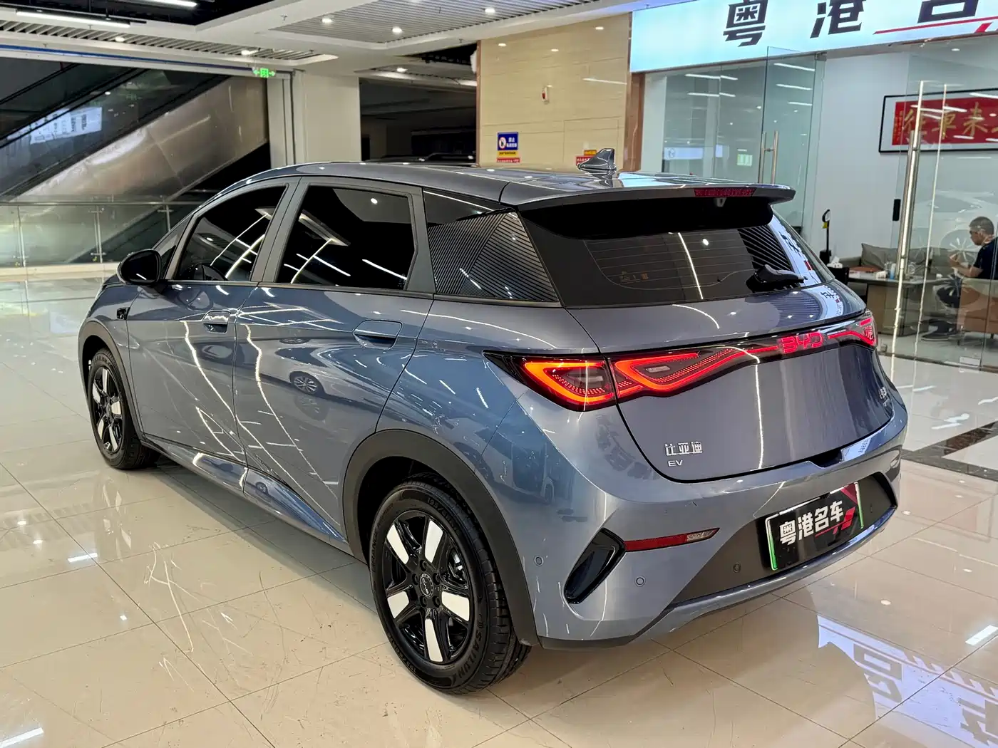 BYD Dolphin 2025 Smart Drive Edition 410km Fashion Version фото 4