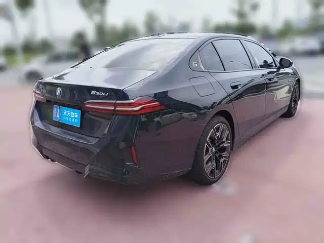 BMW 5 Series 2025 530Li Premium M Sport Package — фото 2