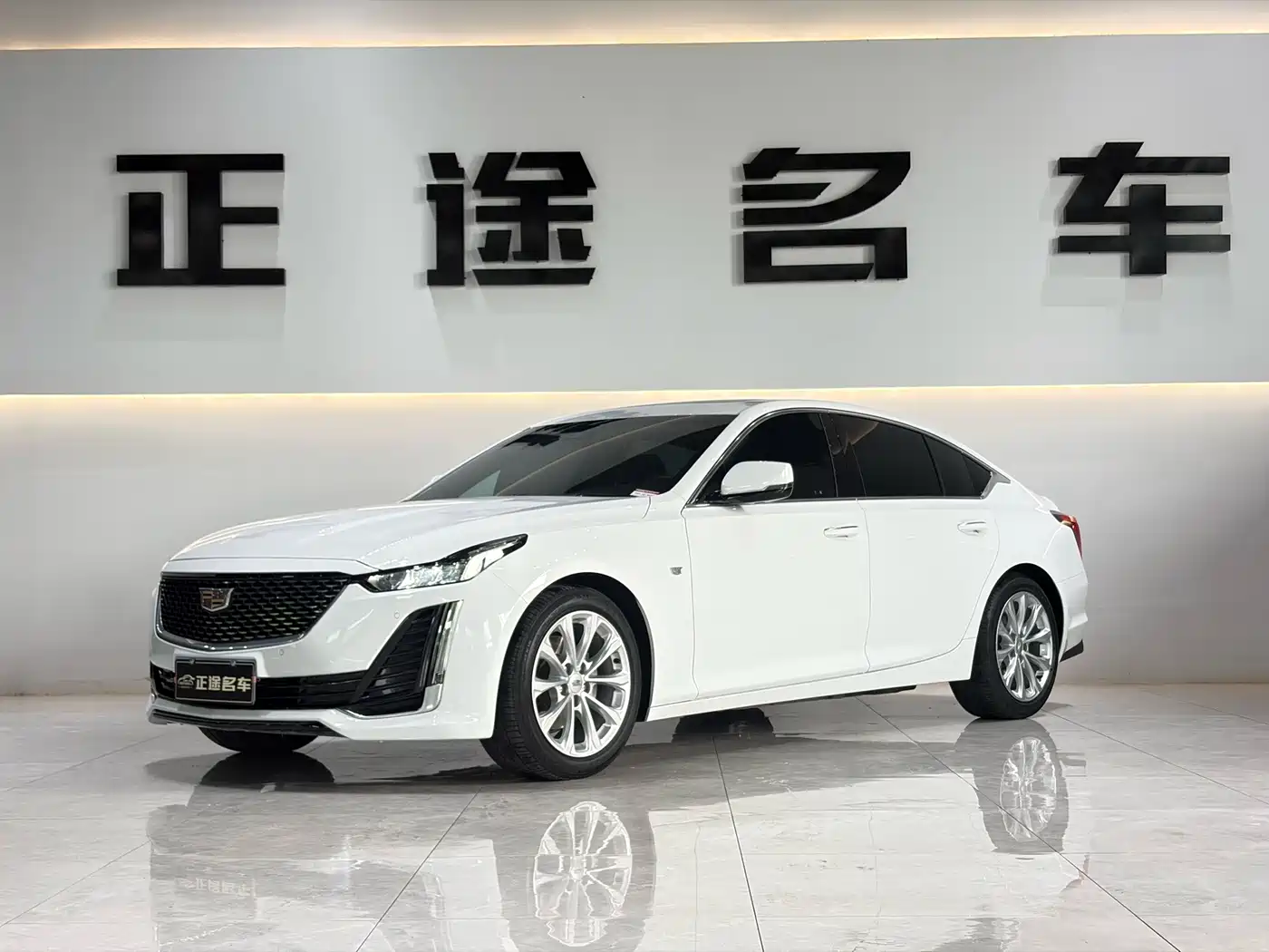 Cadillac CT5 2023 2022 28T Luxury (Standard)