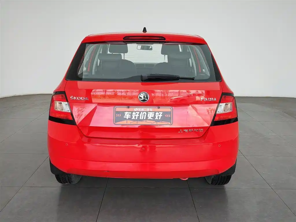 Škoda Fabia 2017 1.4L Auto Car Enjoy Edition фото 4