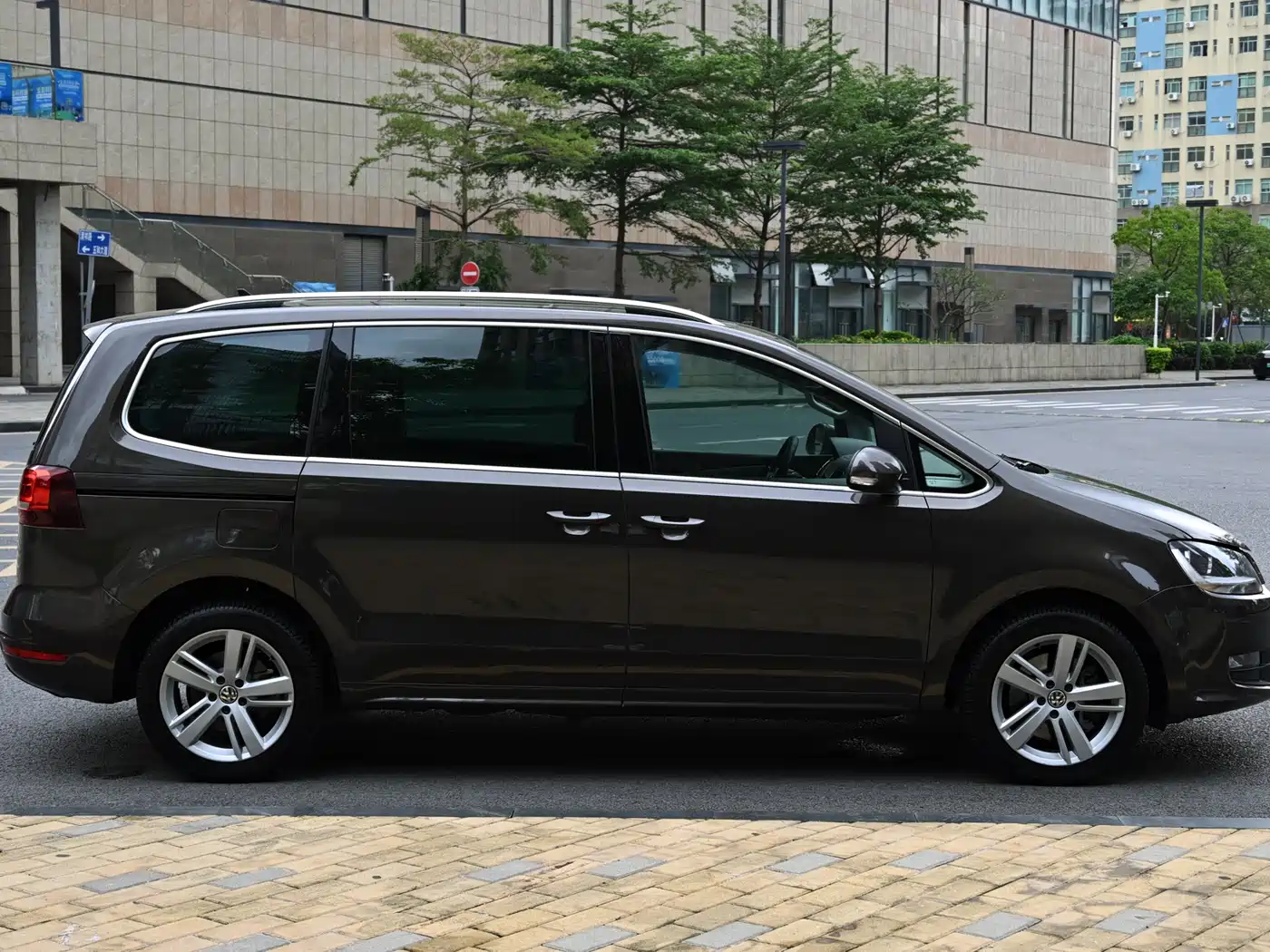 Volkswagen Sharan 2018 380TSI Comfort 7-Seater фото 5