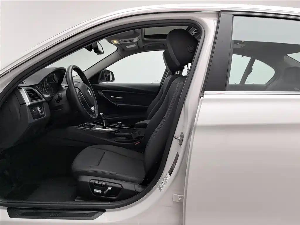 BMW 3 Series 2017 320Li Fashion фото 10