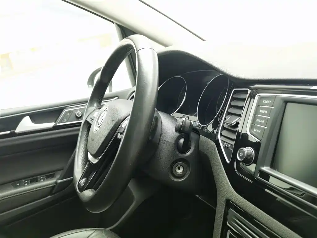 Volkswagen Golf (Import) 2015 1.4TSI Sportsvan фото 22
