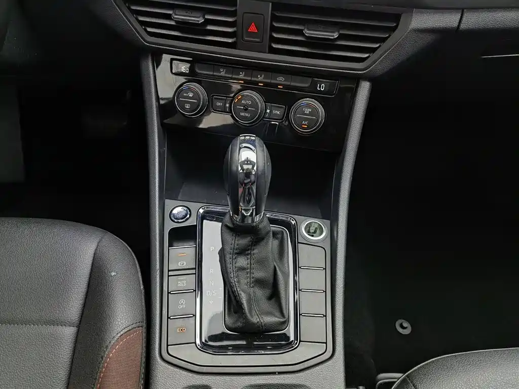 Volkswagen Bora 2019 Facelift 280TSI DSG Elite China VI фото 13