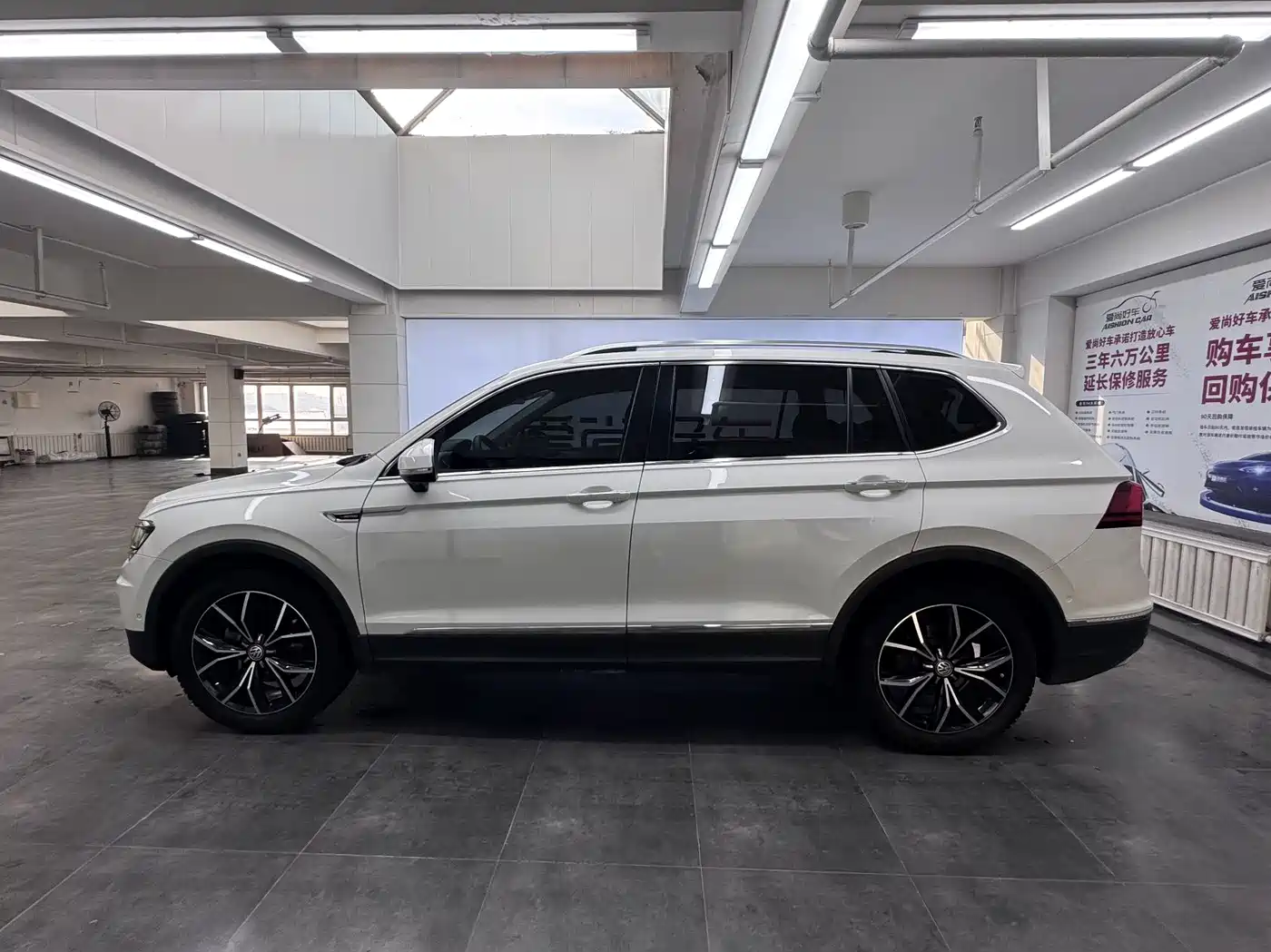 Volkswagen Tiguan L 2019 380TSI Automatic 4WD Intelligent Luxury 7-seater China VI фото 4