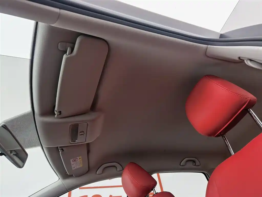 Volkswagen Polo 2018 1.5L Manual Safe Drive фото 14