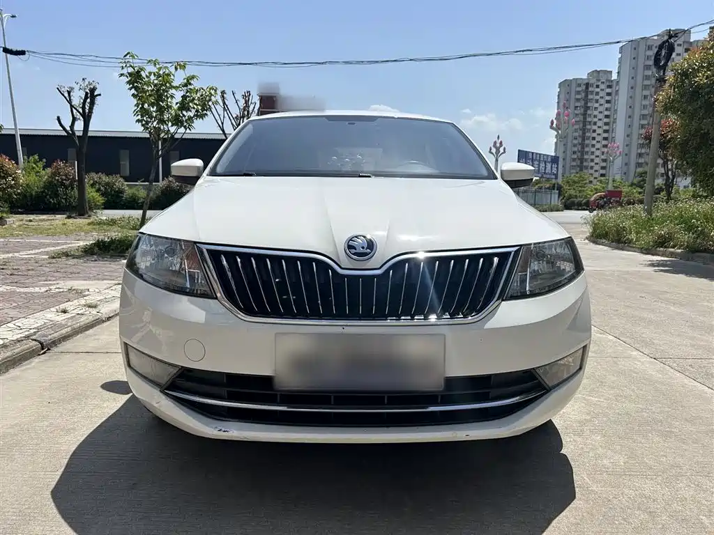 Škoda Rapid 2019 1.5L Automatic Comfort Version China VI фото 7