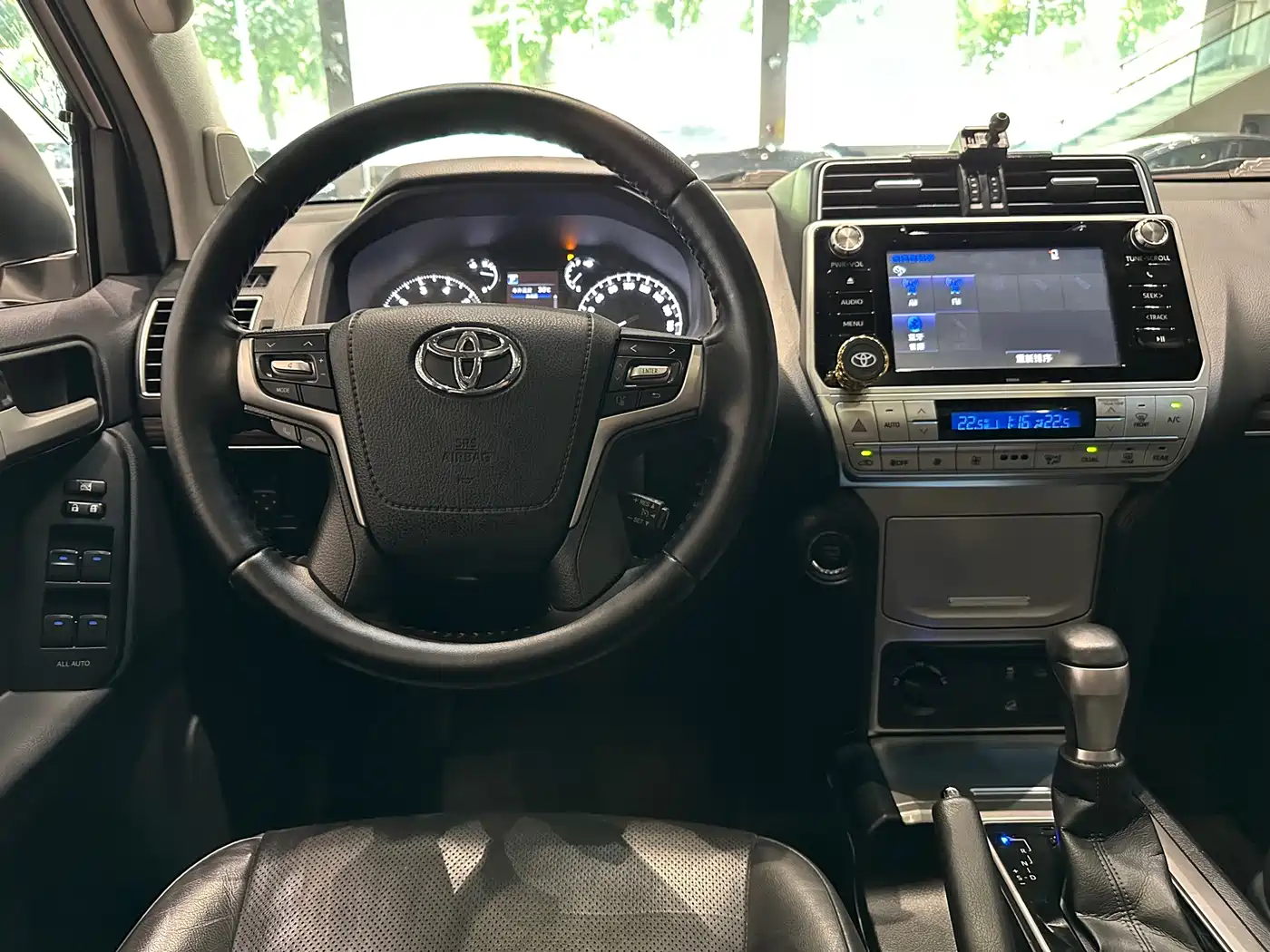 Toyota Prado 2018 3.5L Automatic TX-L Rear-mounted Spare Tire фото 13