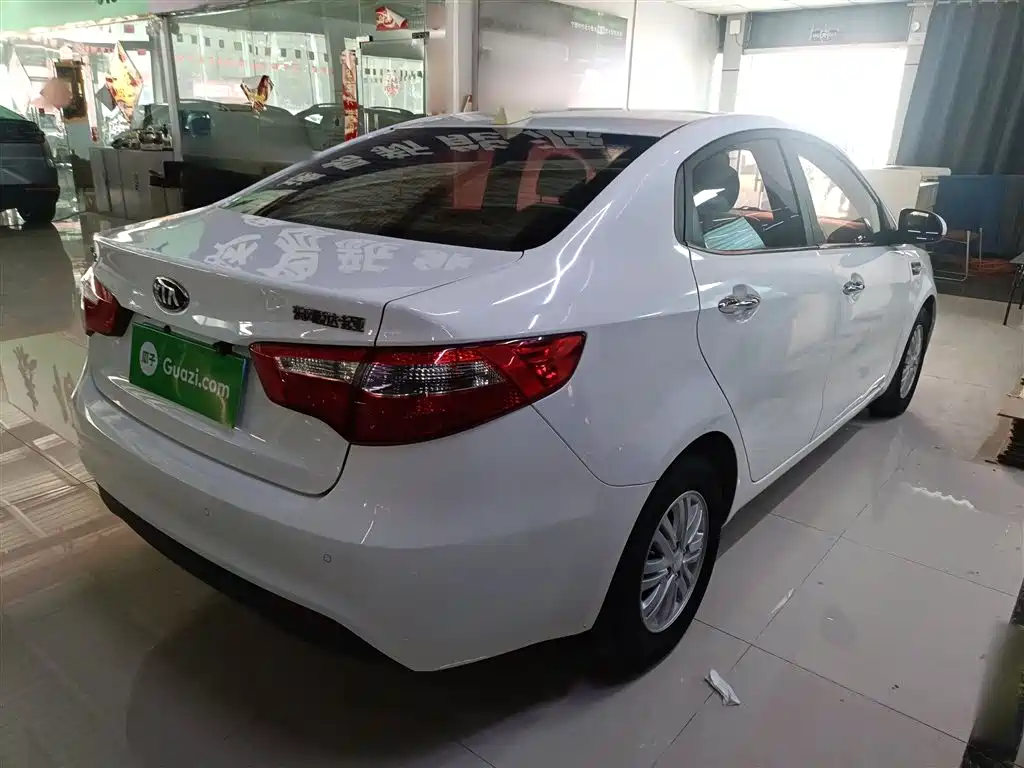 Kia K2 2012 Sedan 1.4L AT GLS Commemorative Edition фото 7