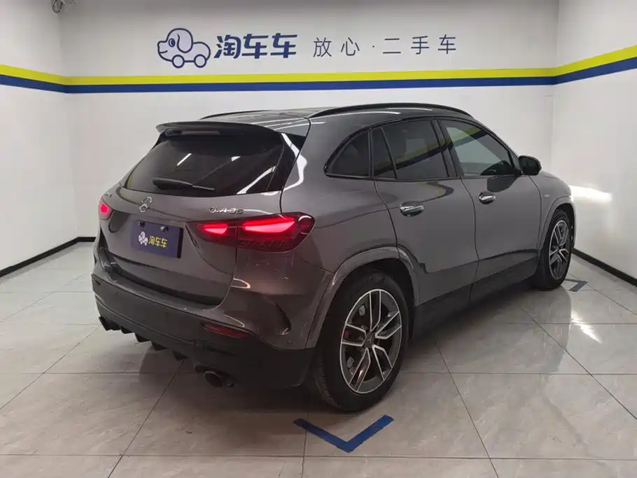 Mercedes-Benz Mercedes-Benz GLA AMG 2024 AMG GLA 35 4MATIC 3
