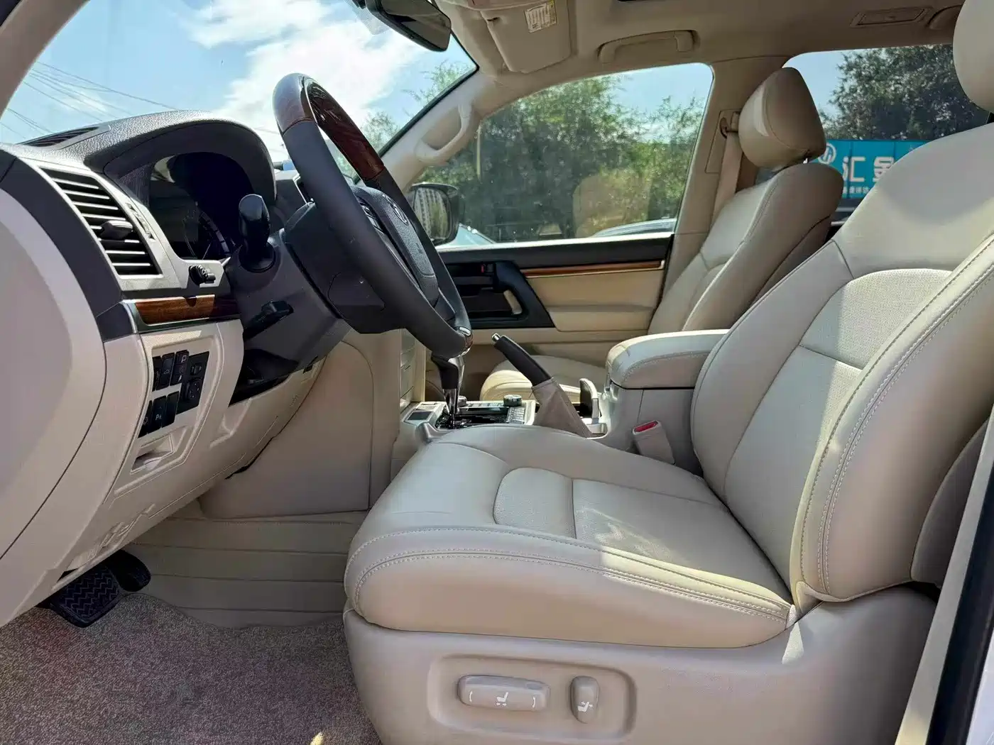 2018 Toyota Land Cruiser (Import)