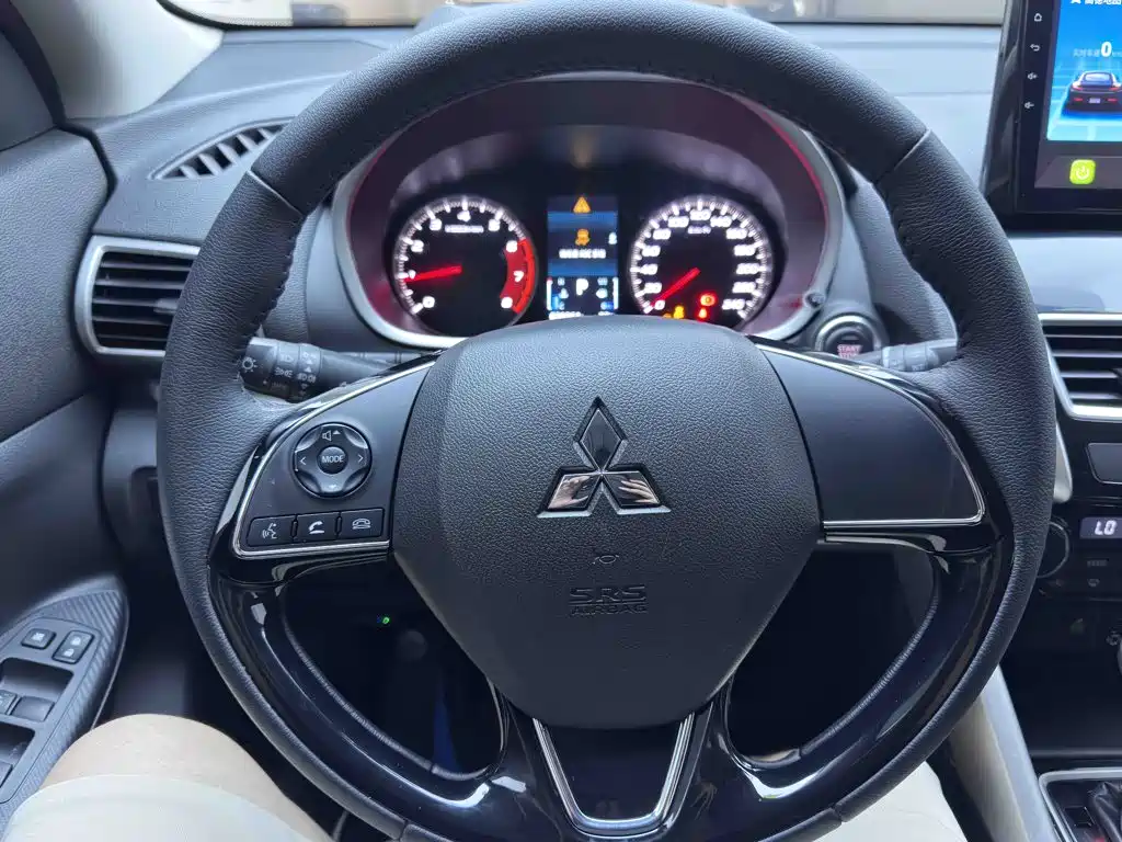 Photo 13 - Mitsubishi Eclipse Cross