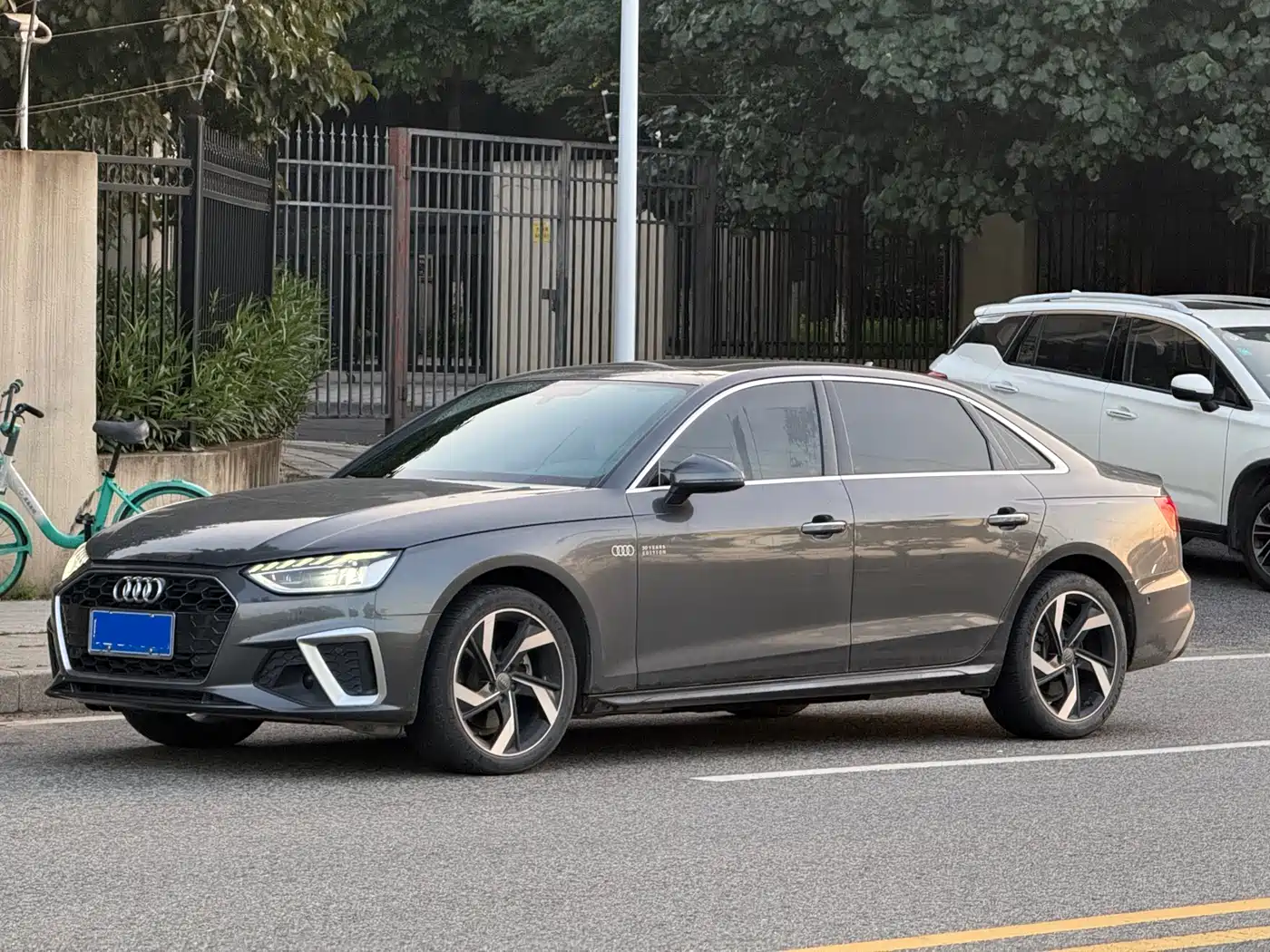 Audi A4L 2021 40 TFSI Premium Life Edition