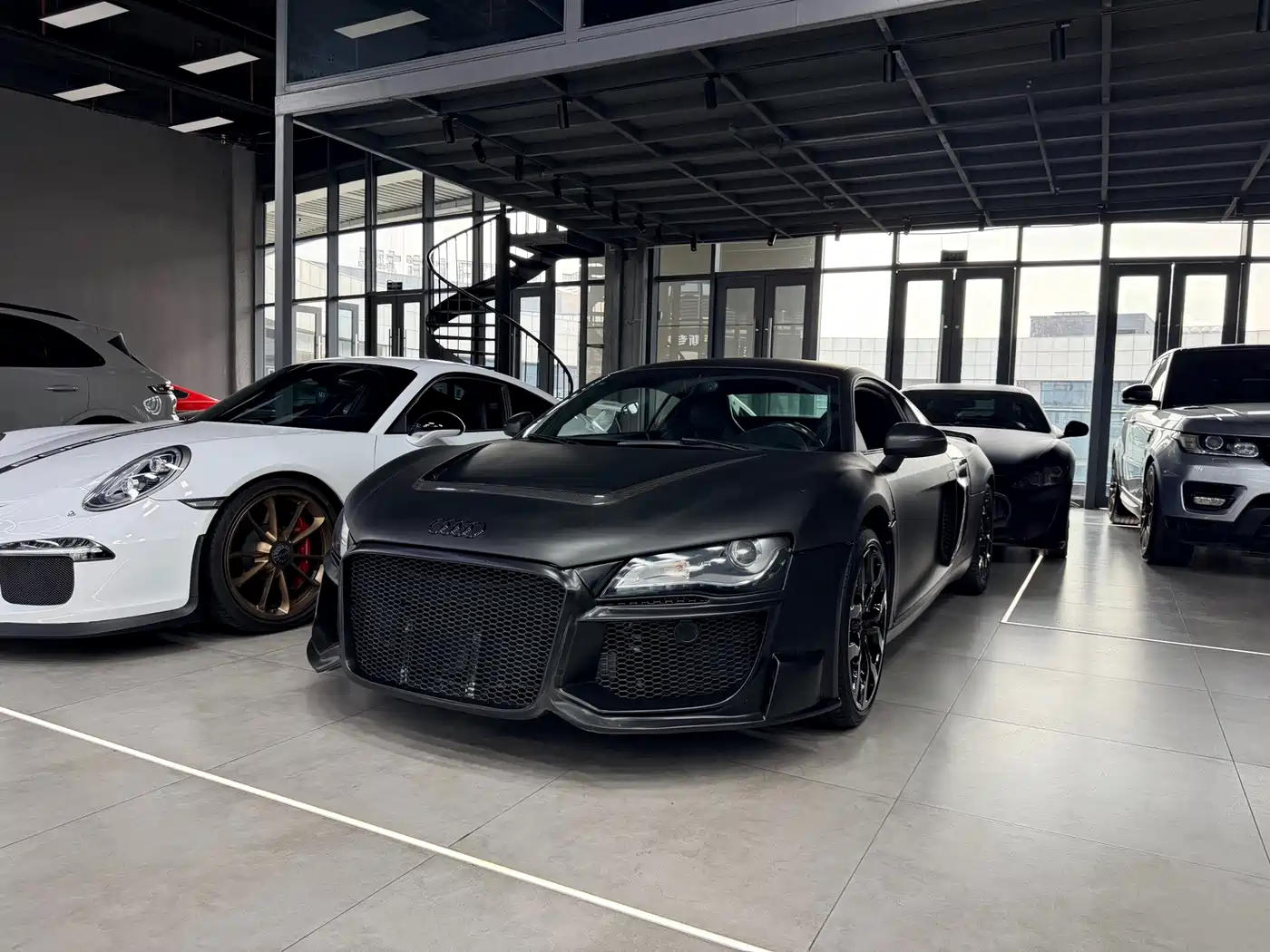 Фото 1 - Audi R8