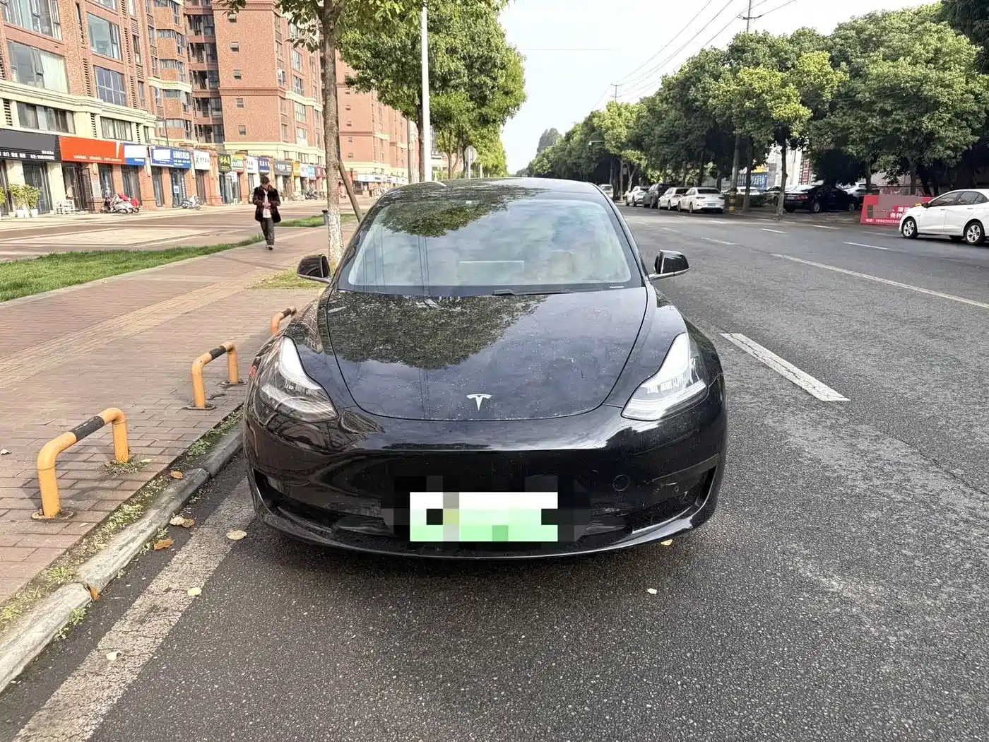 TESLA MODEL 3