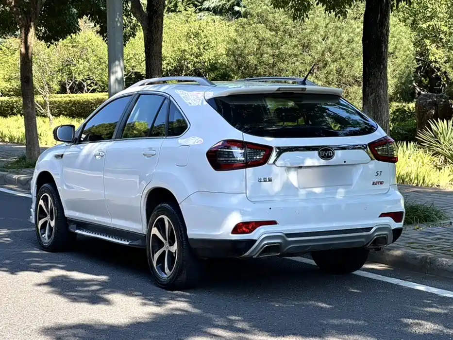 BYD S7 2017 2017 2.0T Automatic Luxury Model
