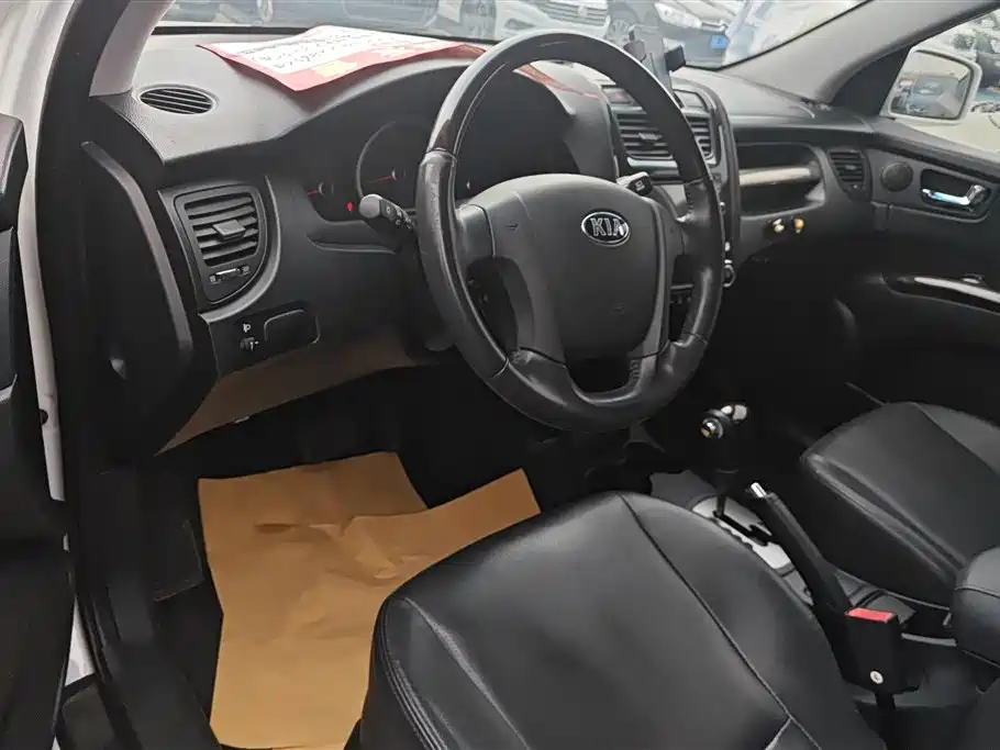 Kia Sportage 2013 2.0L Automatic 2WD DLX фото 12