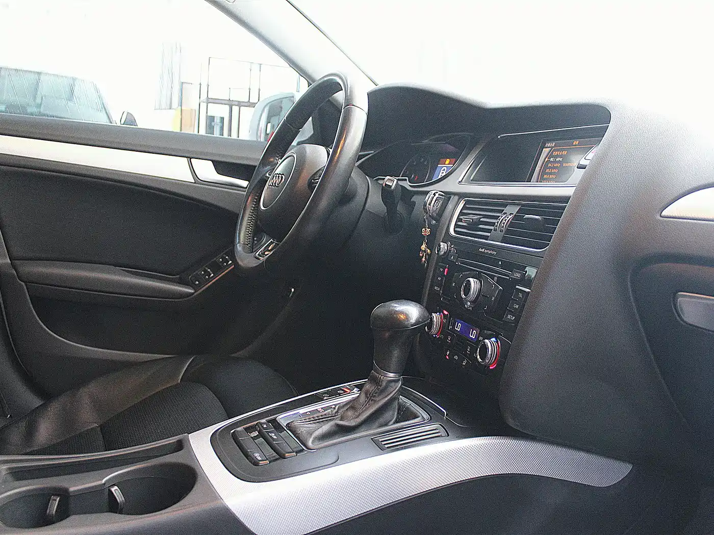 Audi A4L 2015 45 TFSI quattro Individual Sport фото 12