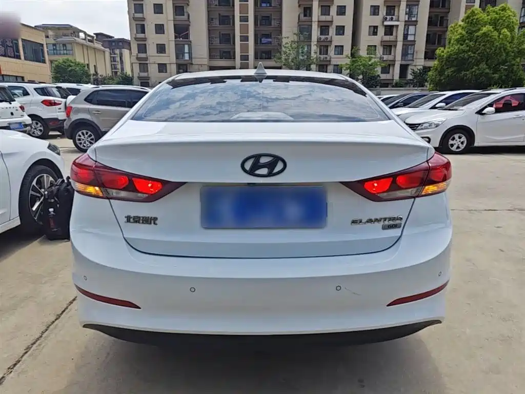 Hyundai Elantra 2016 Model 1.6L Automatic Smart Elite фото 6