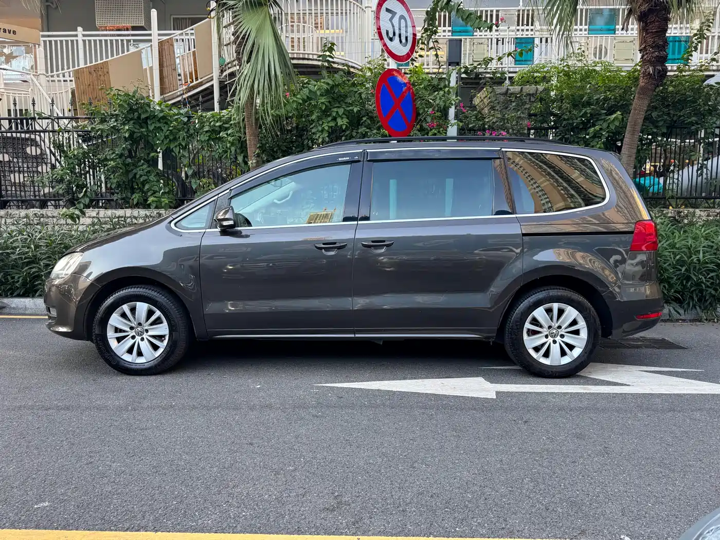 Volkswagen Sharan 2013 1.8TSI Standard фото 6