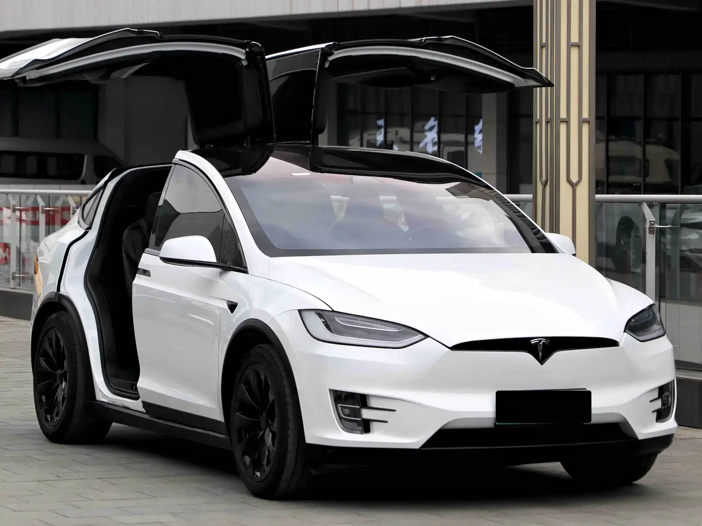 TESLA MODEL X