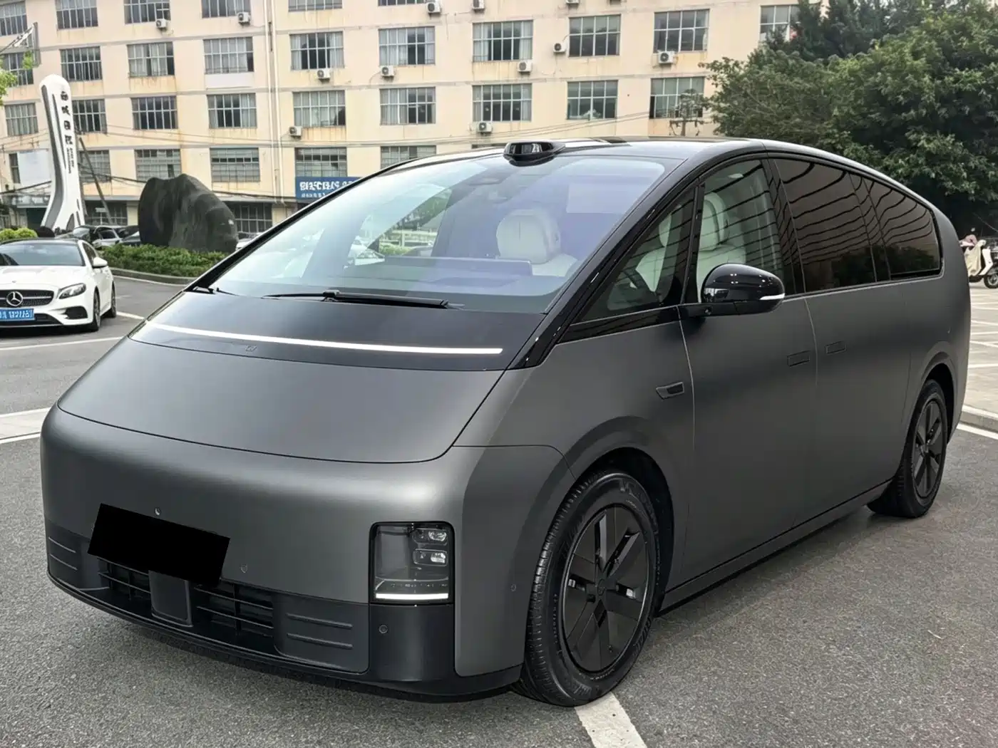 Li Auto MEGA 2024 Ultra