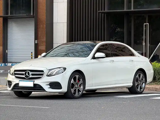 MERCEDES-BENZ E CLASS