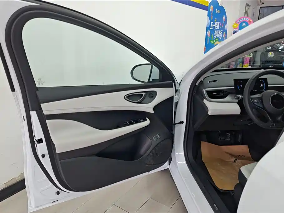 BYD Hai Bao 05 DM-i 2025 DM-i Smart Drive Edition 55KM Luxury фото 7