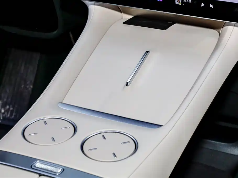 Xiaomi Auto Xiaomi YU7 2025 Extended Range RWD Edition фото 29