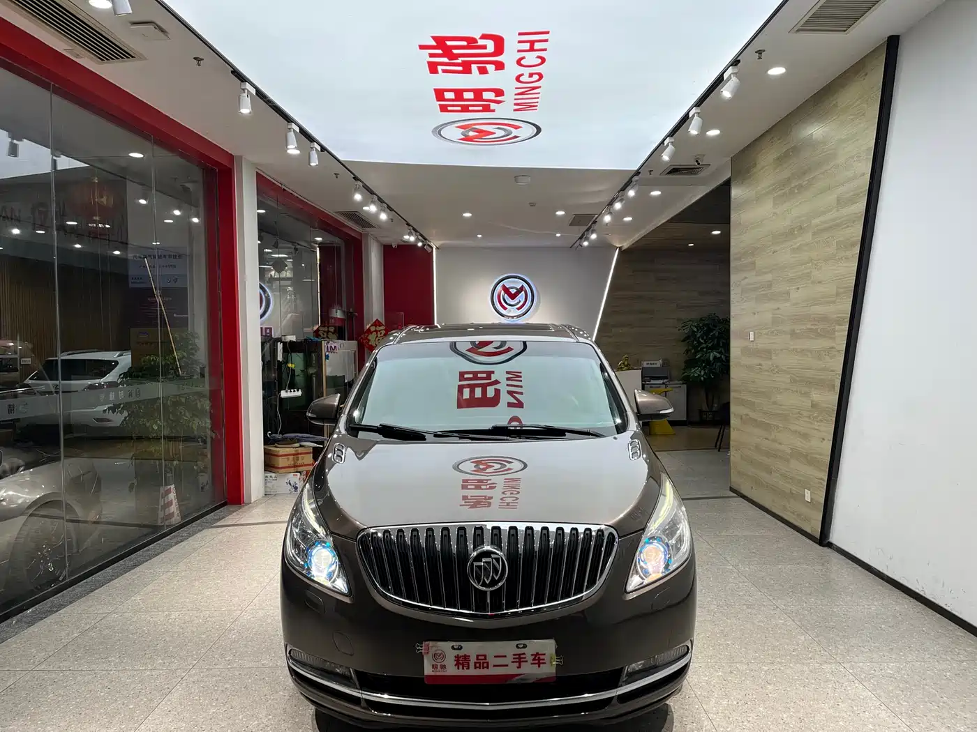 Buick GL8 2013 3.0L XT Luxury Business Flagship Edition фото 2
