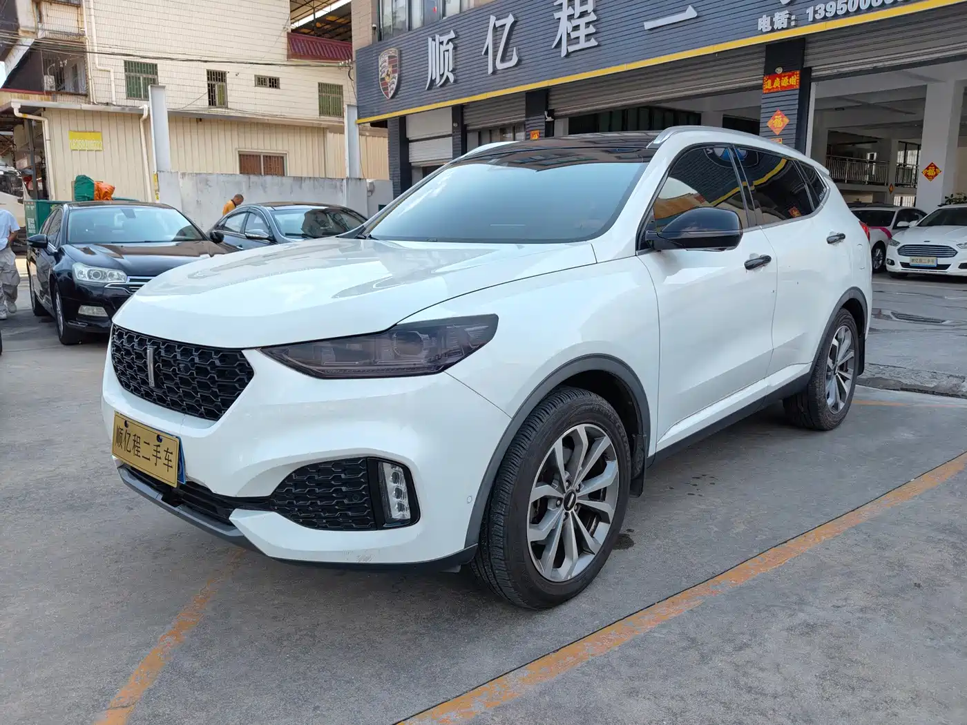 Photo 1 - WEY VV6