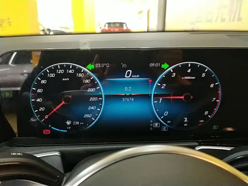Mercedes-Benz GLB 2022 Facelift GLB 200 Dynamic Style фото 12