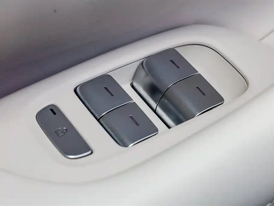 Xiaomi Auto Xiaomi YU7 2025 Extended Range RWD Edition фото 12