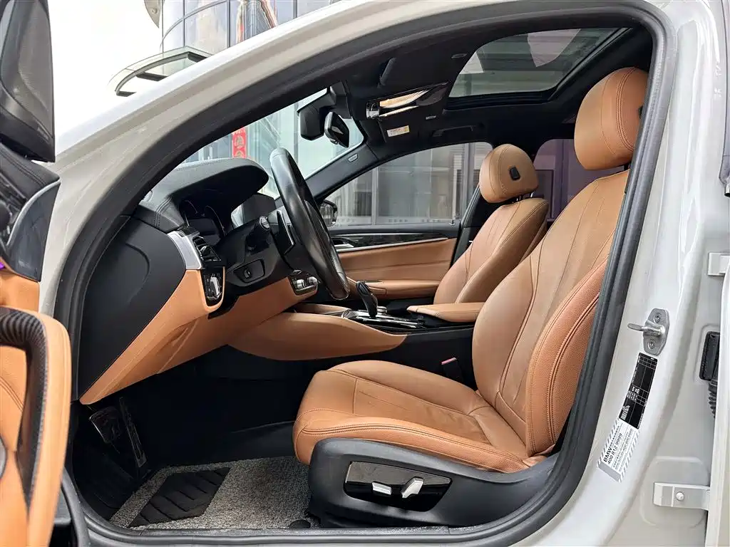 BMW 5 Series 2018 Facelift 530Li Exclusive M Sport Package фото 4