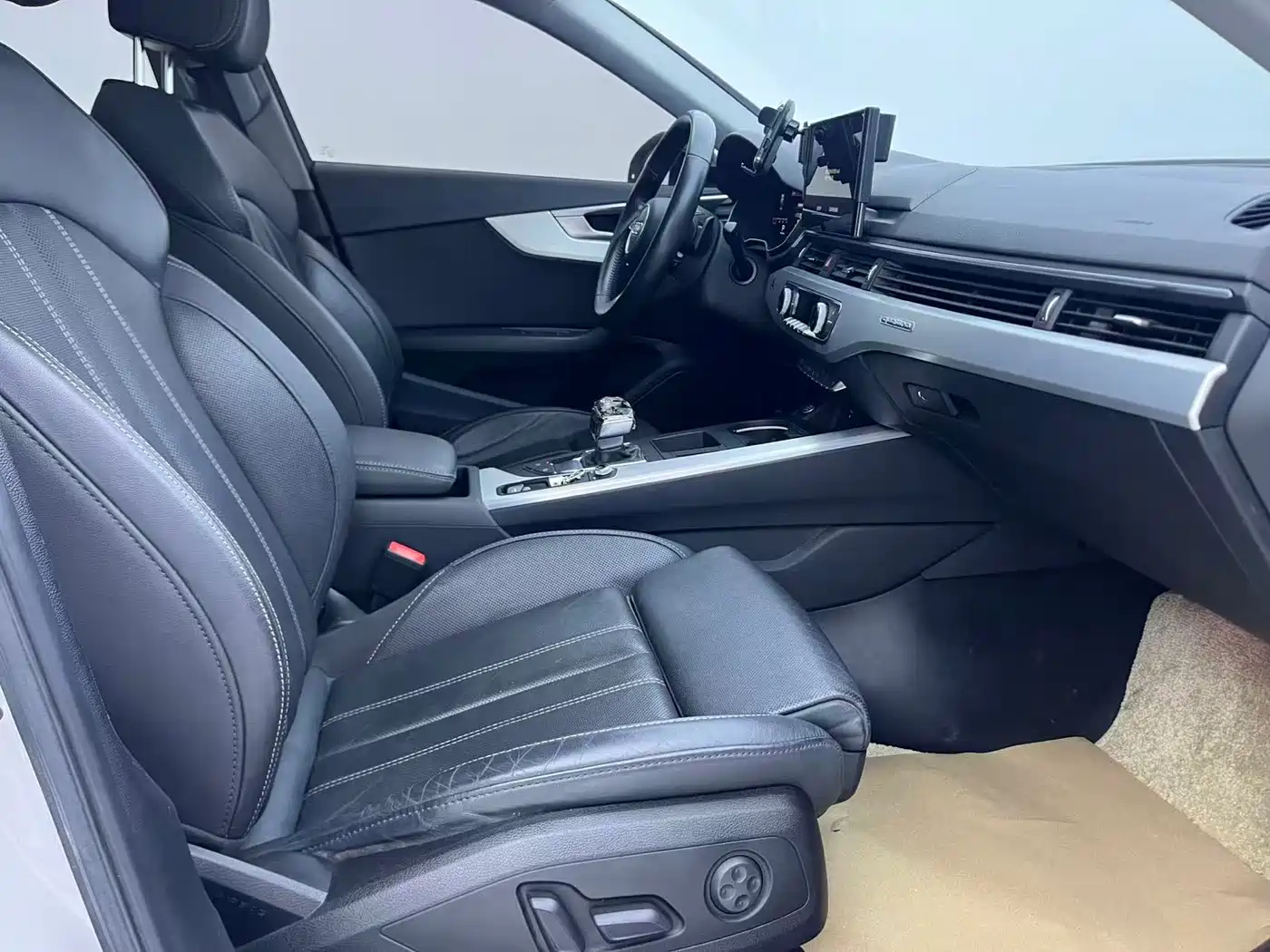 Audi A4L 2020 40 TFSI quattro Luxury Dynamic фото 14